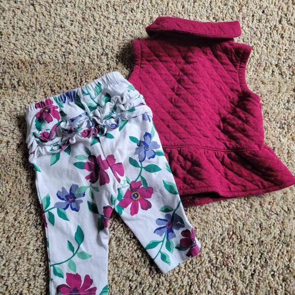 Girls Size 3-6 Months Outfit Carter's Old Navy Leggings and Vest - Picture 5 of 5
